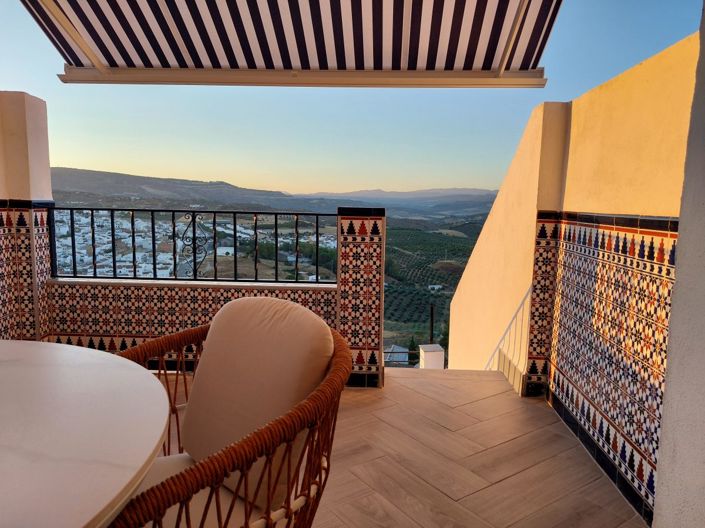 Image No.2-2 Bed Townhouse for sale