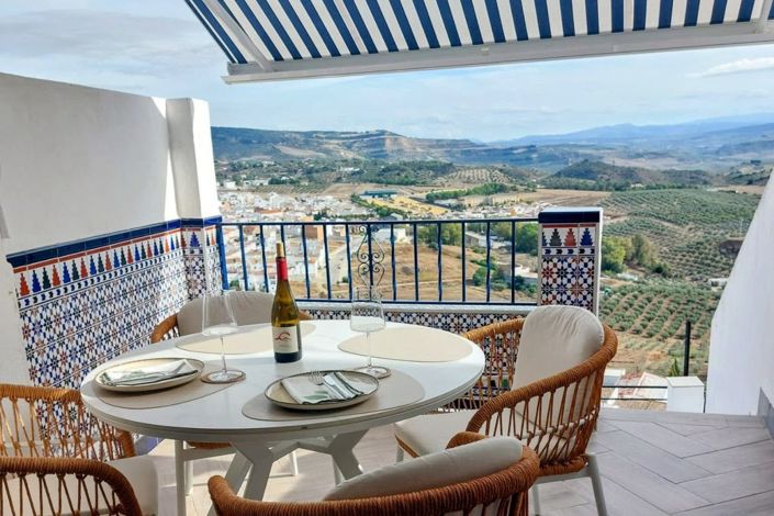 Image No.6-2 Bed Townhouse for sale