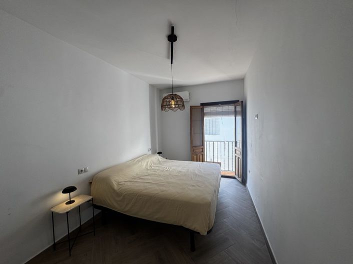 Image No.8-2 Bed Townhouse for sale