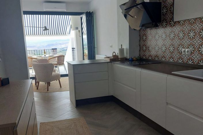 Image No.9-2 Bed Townhouse for sale