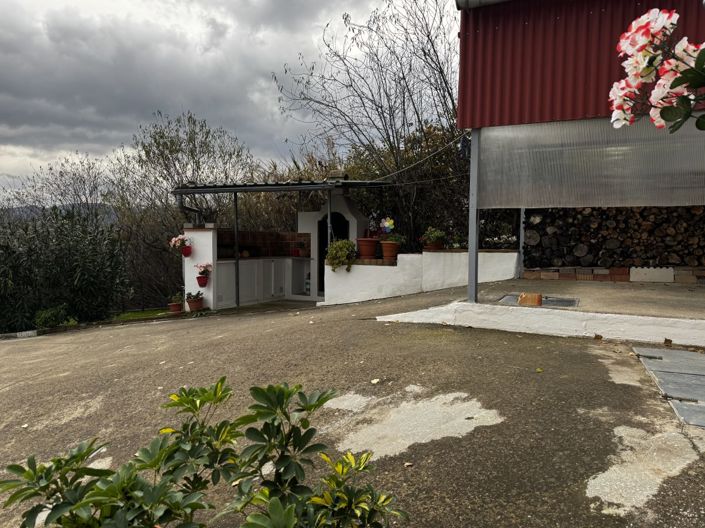 Image No.19-4 Bed Property for sale