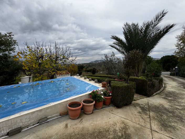 Image No.2-4 Bed Property for sale