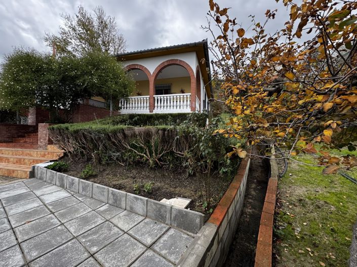 Image No.35-4 Bed Property for sale