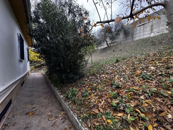 Image No.38-4 Bed Property for sale