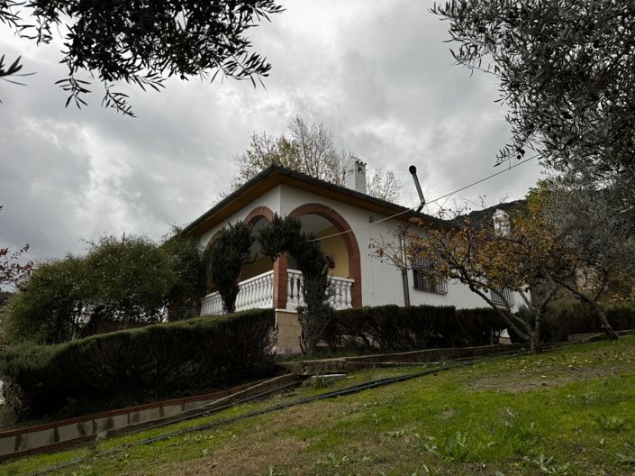 Image No.40-4 Bed Property for sale