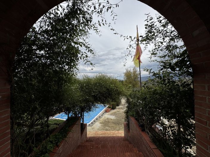 Image No.60-4 Bed Property for sale