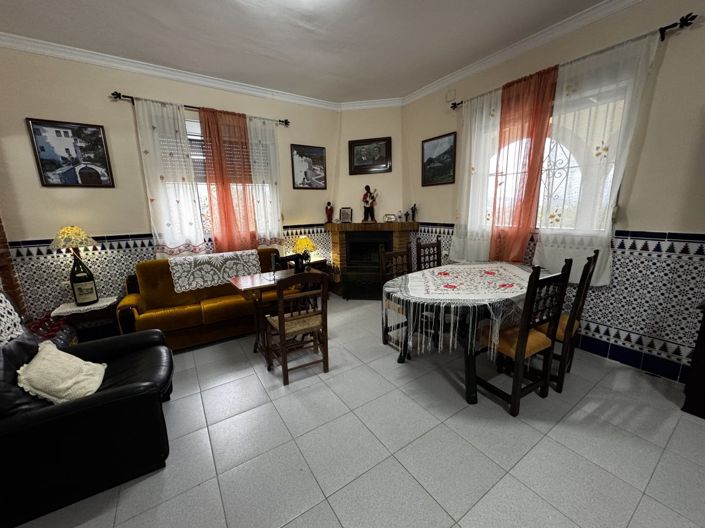 Image No.9-4 Bed Property for sale