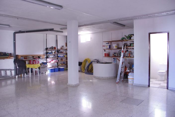 Image No.23-4 Bed Property for sale