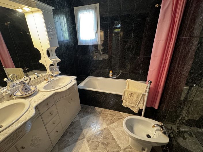 Image No.3-Propriété de 4 chambres à vendre à Benaocaz