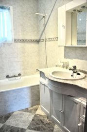 8banoblanco-1200x1800