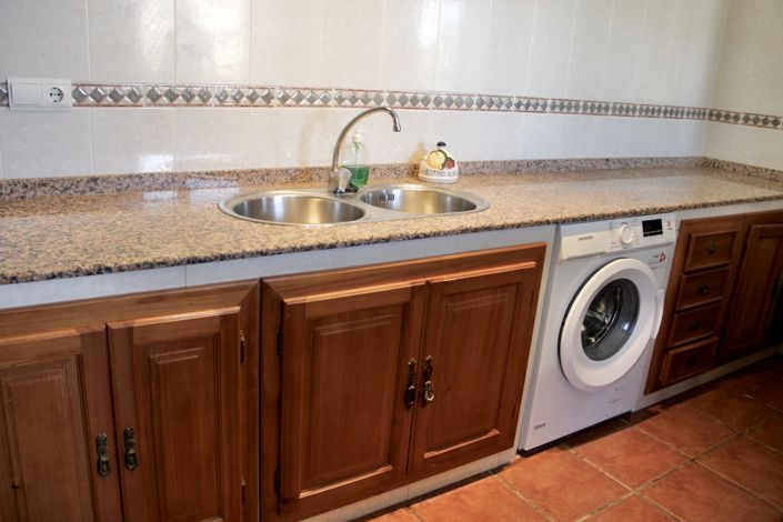 Image No.13-3 Bed Property for sale