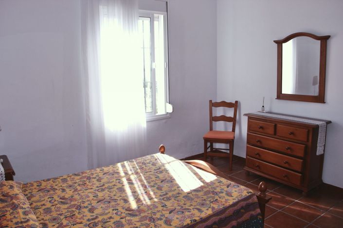 Image No.15-3 Bed Property for sale