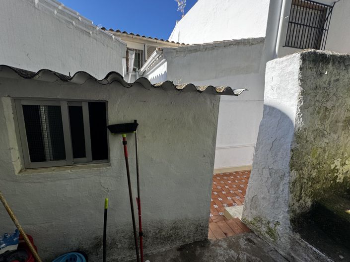 Image No.20-3 Bed Townhouse for sale