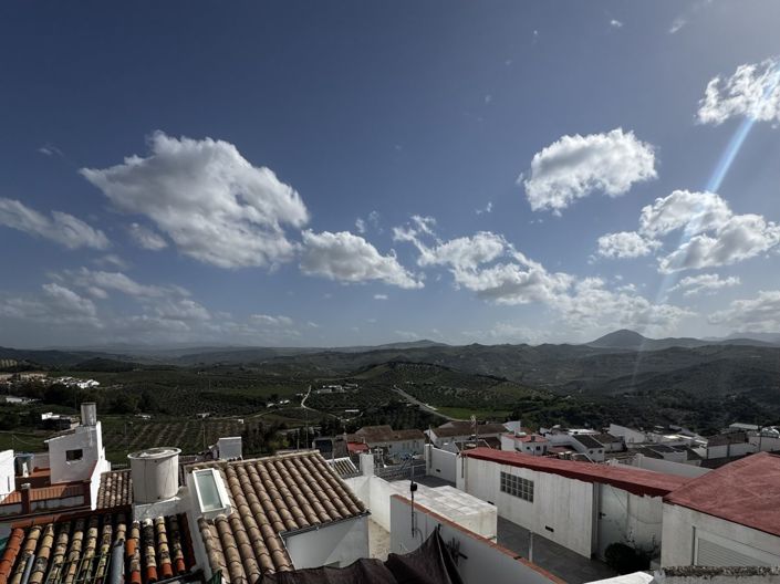 Image No.10-3 Bed Property for sale