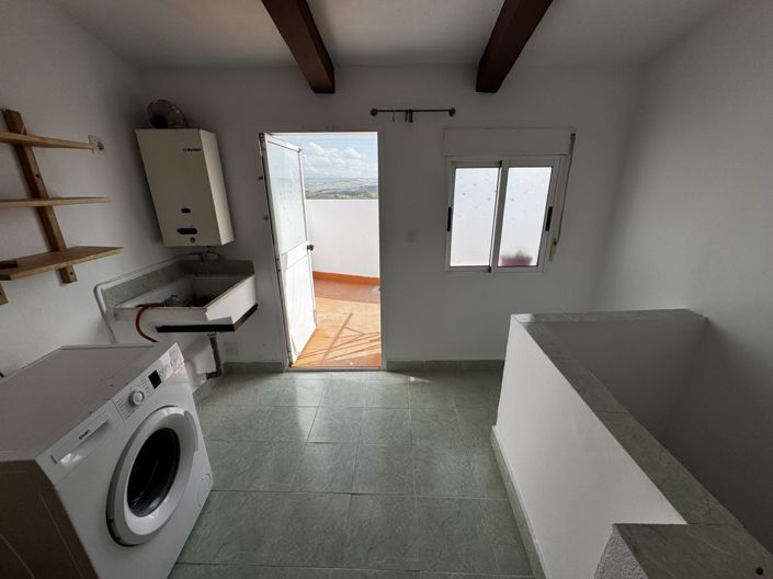 Image No.19-3 Bed Property for sale