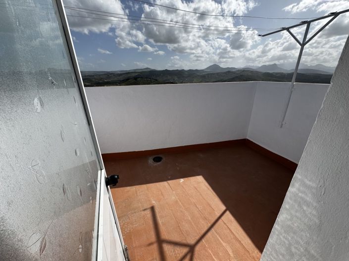 Image No.20-3 Bed Property for sale