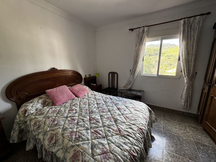 Image No.10-5 Bed Townhouse for sale