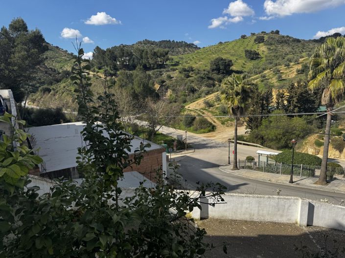 Image No.13-5 Bed Townhouse for sale