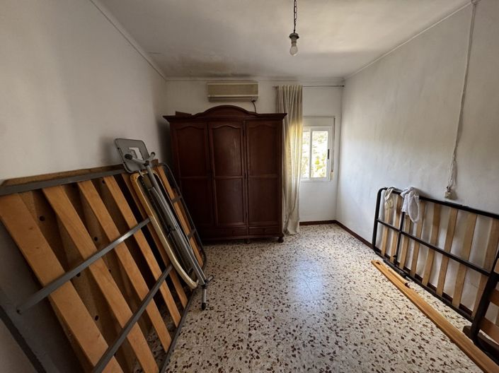 Image No.19-5 Bed Townhouse for sale