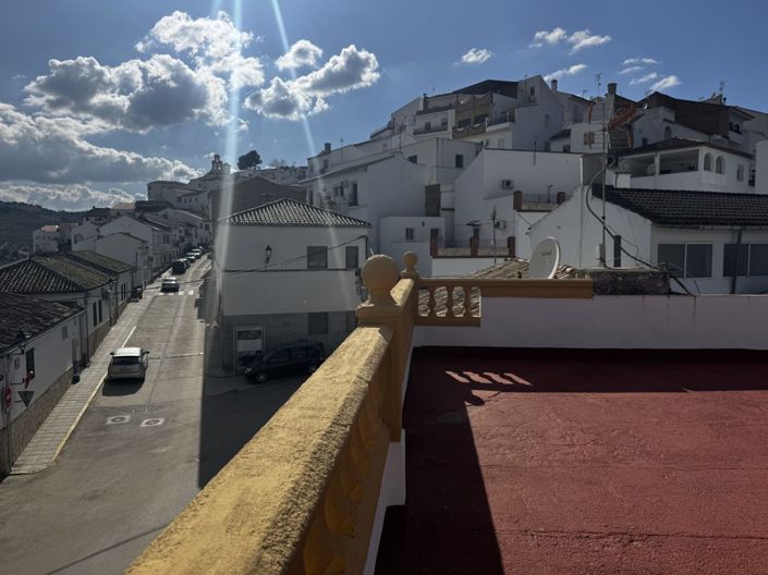 Image No.2-5 Bed Townhouse for sale