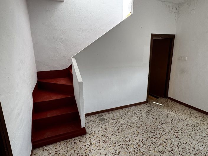 Image No.27-5 Bed Townhouse for sale