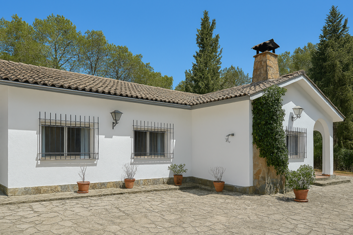 Image No.11-3 Bed Property for sale