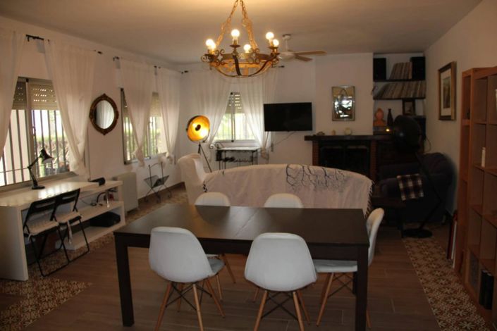 Image No.14-3 Bed Property for sale