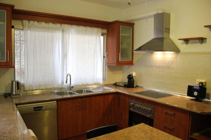 Image No.13-3 Bed Property for sale