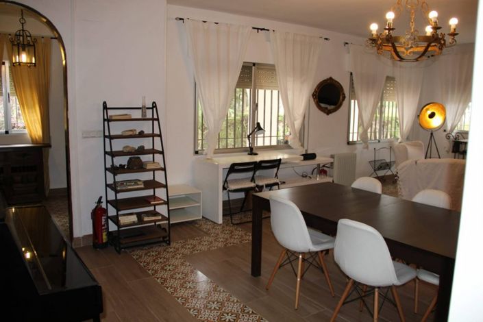 Image No.3-3 Bed Property for sale