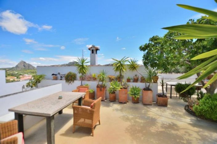 Image No.15-6 Bed Townhouse for sale