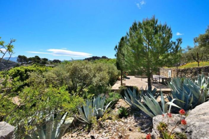 Image No.16-6 Bed Townhouse for sale