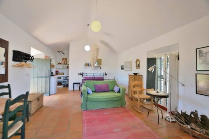 Image No.21-6 Bed Townhouse for sale