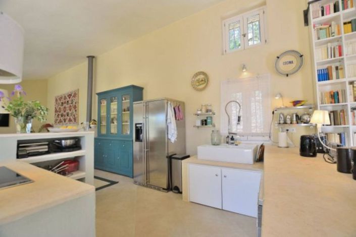 Image No.3-6 Bed Townhouse for sale