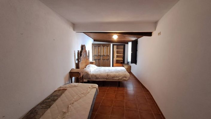 Image No.20-4 Bed Townhouse for sale