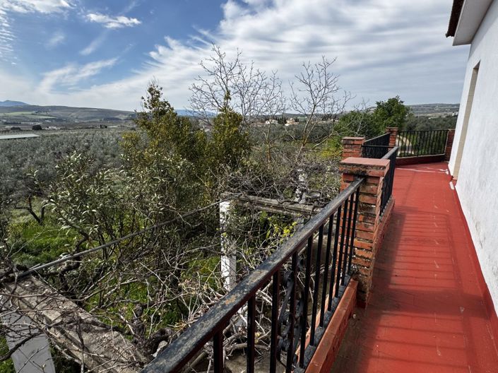 Image No.23-6 Bed Property for sale