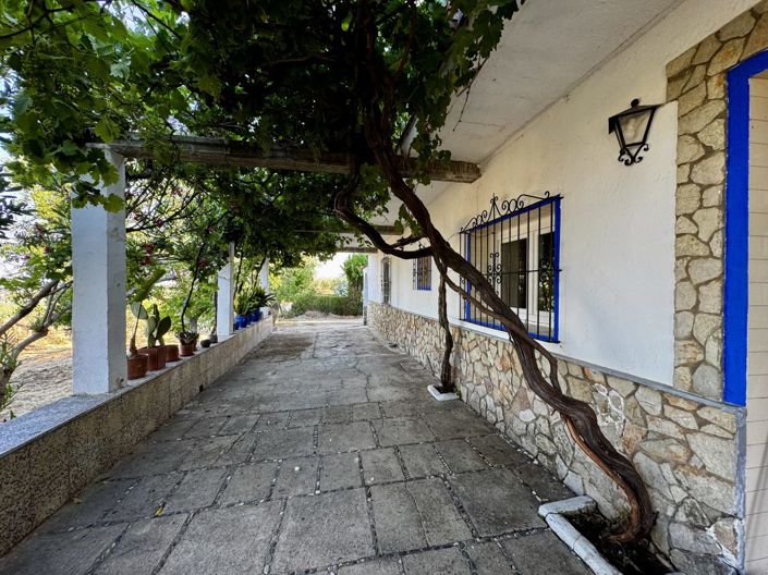 Image No.22-6 Bed Property for sale