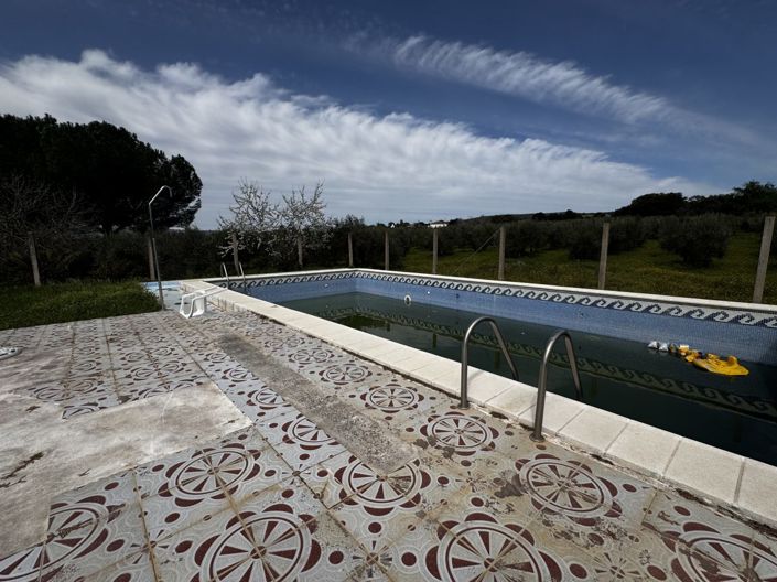 Image No.50-6 Bed Property for sale