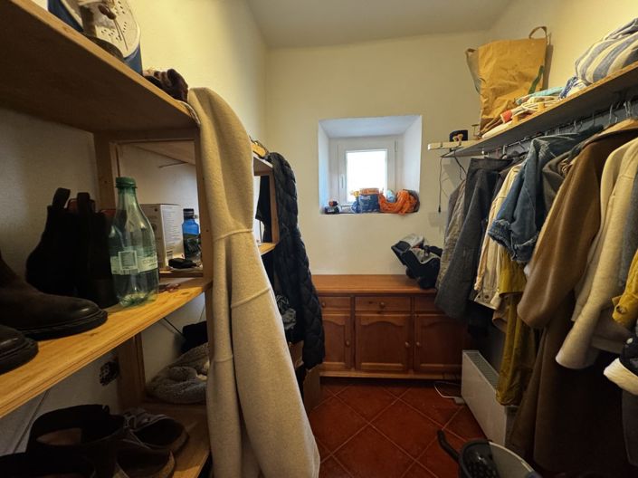 Image No.18-6 Bed Property for sale