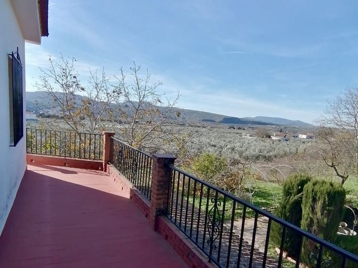 Image No.8-6 Bed Property for sale