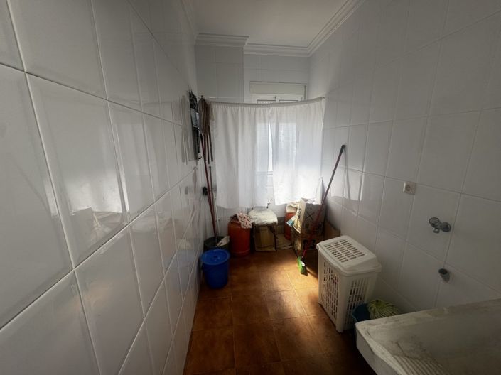 Image No.14-4 Bed Townhouse for sale