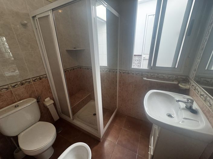 Image No.18-4 Bed Townhouse for sale