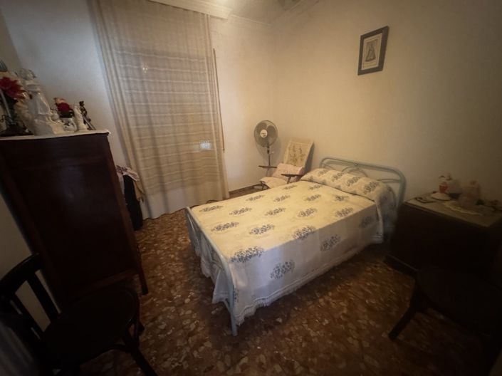 Image No.3-4 Bed Townhouse for sale