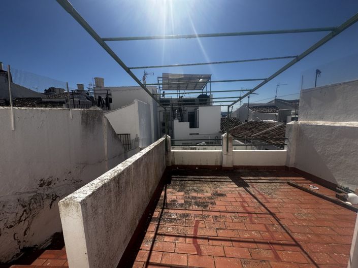 Image No.21-4 Bed Townhouse for sale