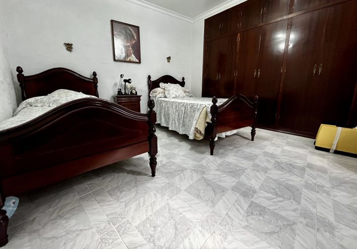 Image No.13-3 Bed Property for sale