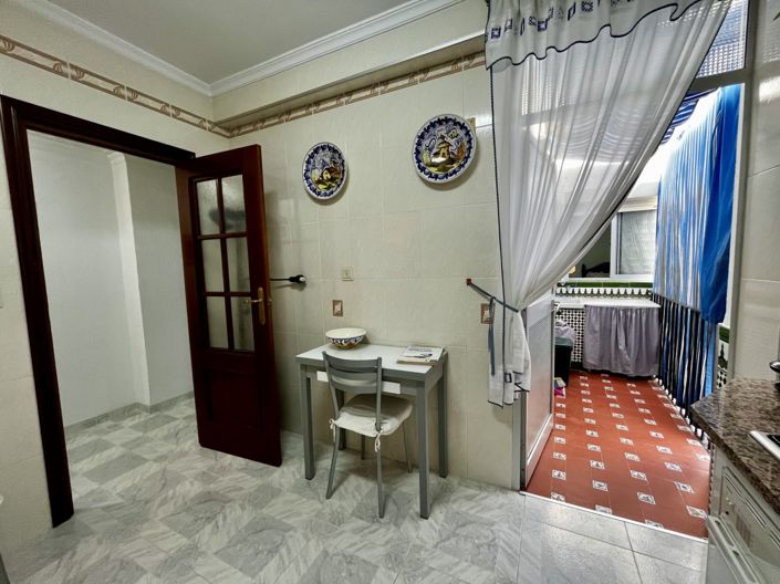 Image No.8-3 Bed Property for sale