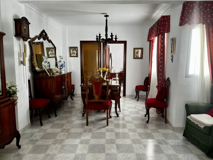 Image No.17-3 Bed Property for sale