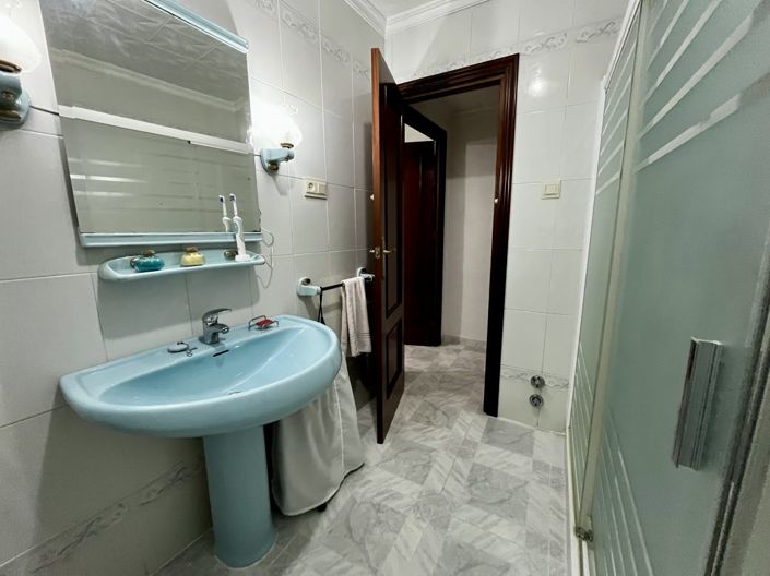 Image No.14-3 Bed Property for sale