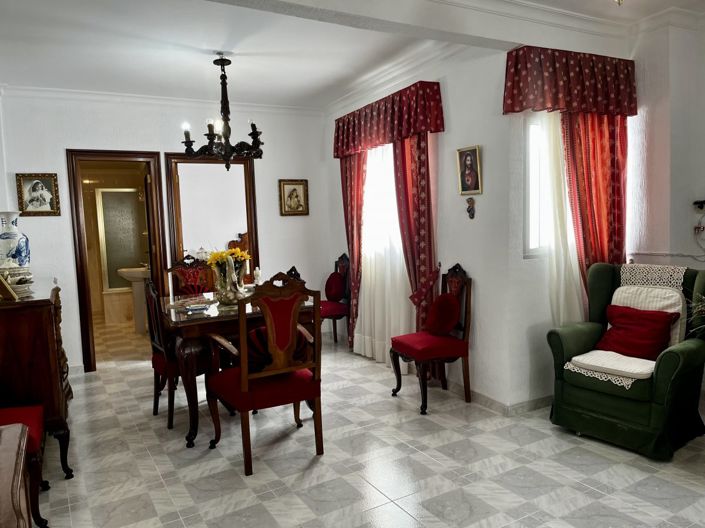 Image No.23-3 Bed Property for sale