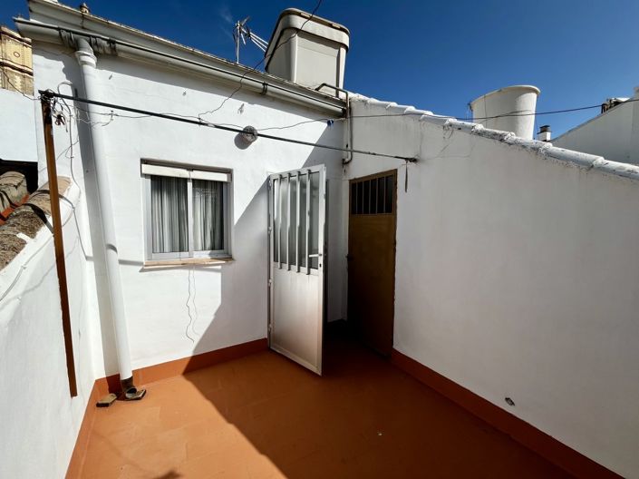 Image No.28-3 Bed Property for sale