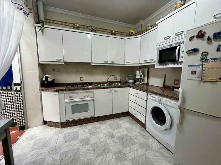 Image No.7-3 Bed Property for sale